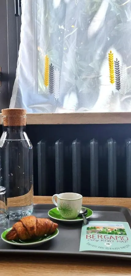Guesthouse Tree Rooms Industrial 베르가모 0*,  이탈리아
