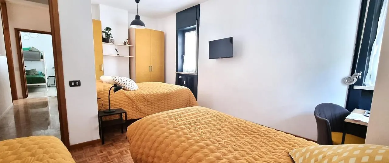 Guesthouse Tree Rooms Industrial 베르가모 0*,