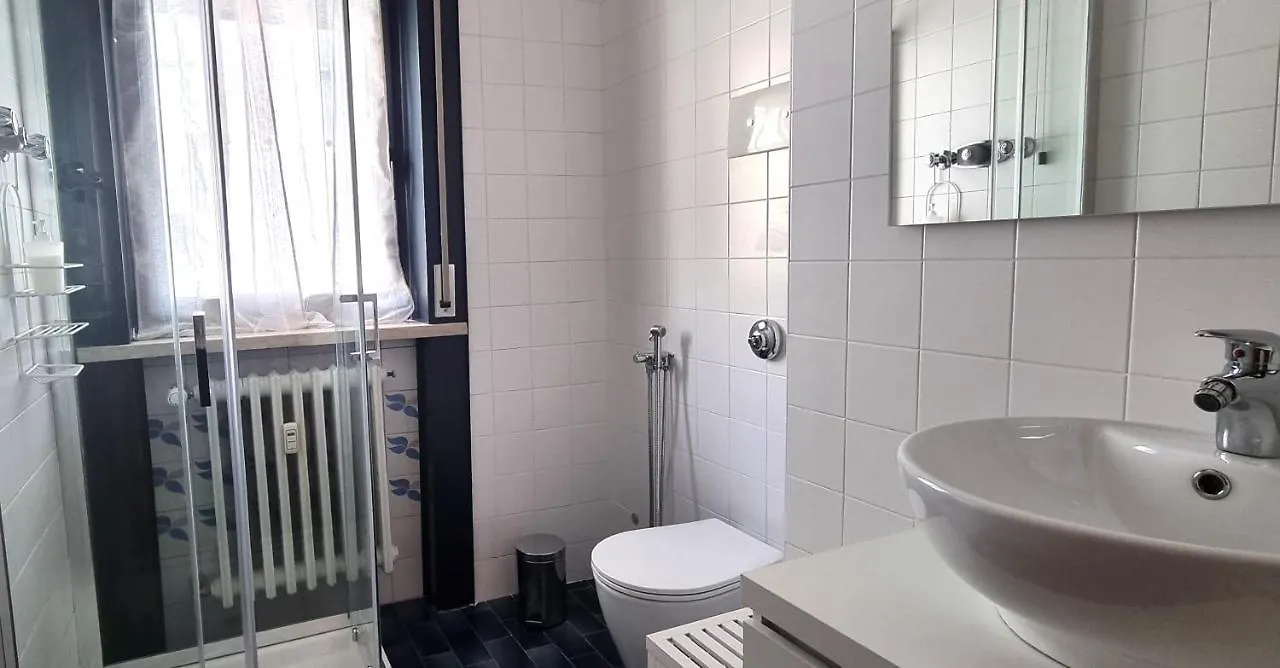 Guesthouse Tree Rooms Industrial 베르가모
